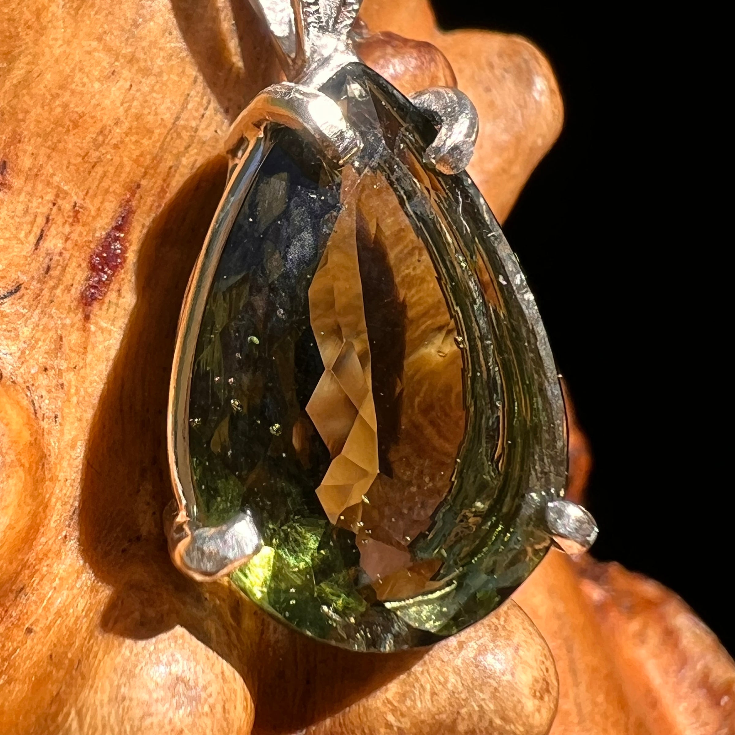 2.8 ct Faceted Moldavite Pendant Sterling Silver #8521-Moldavite Life