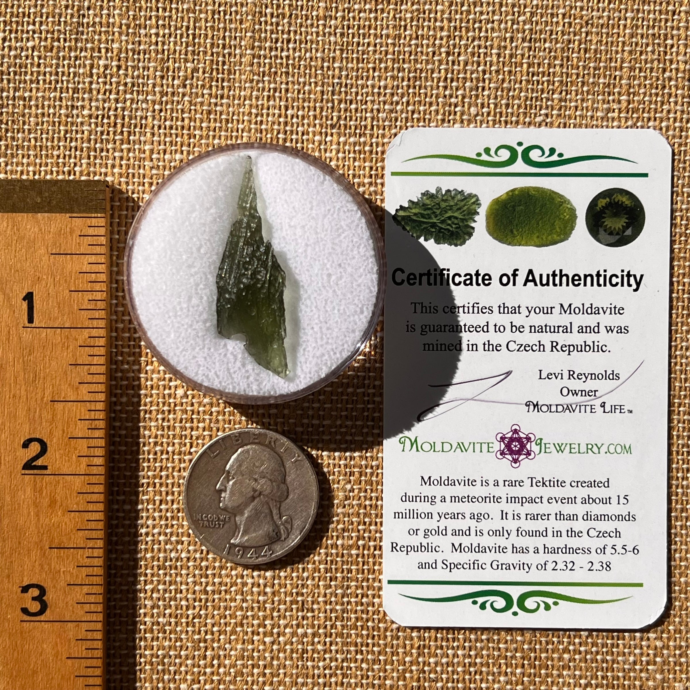 Moldavite 1.9 grams Bolt of Lightening Shape #2214-Moldavite Life