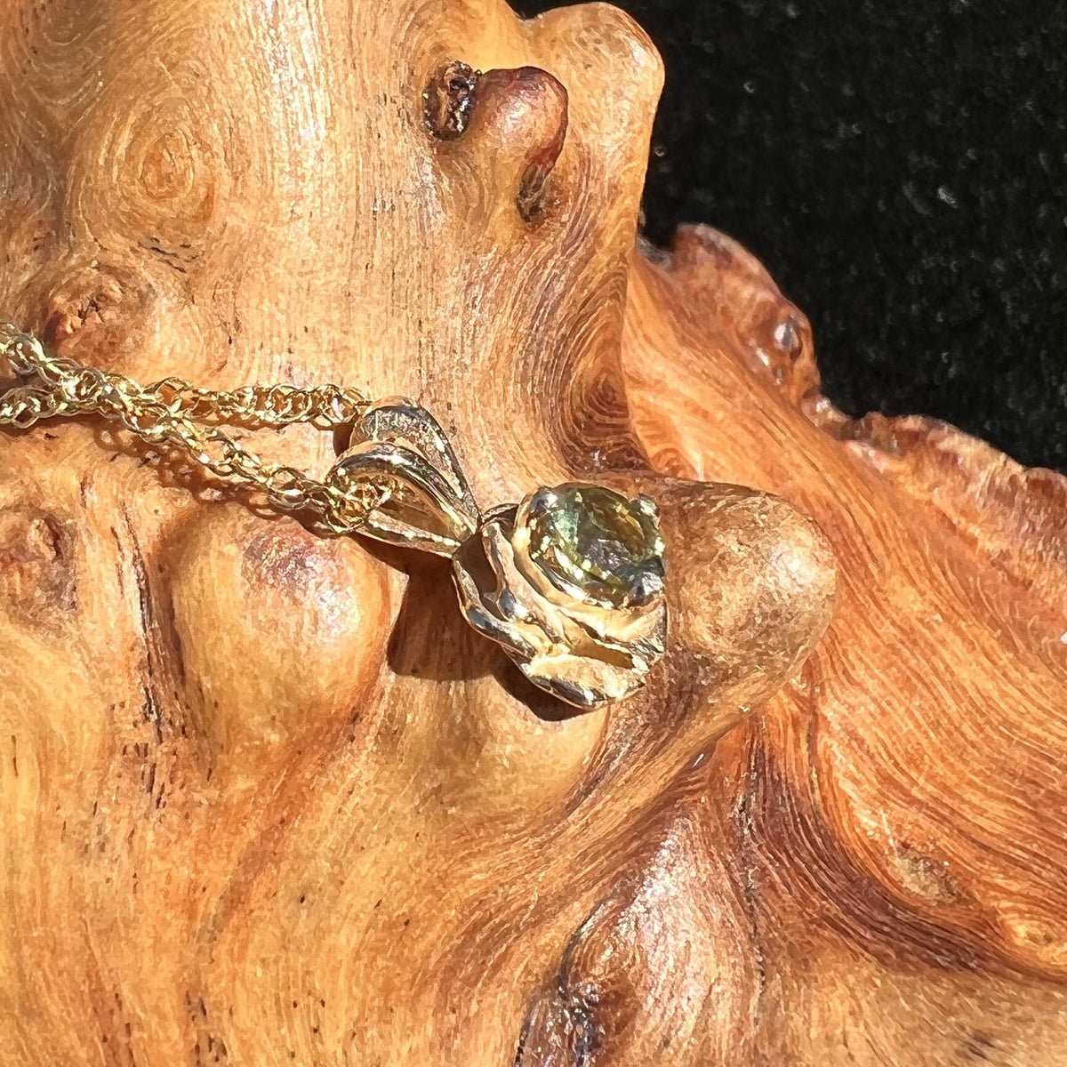 14K Gold Moldavite Rose Pendant Small-Moldavite Life