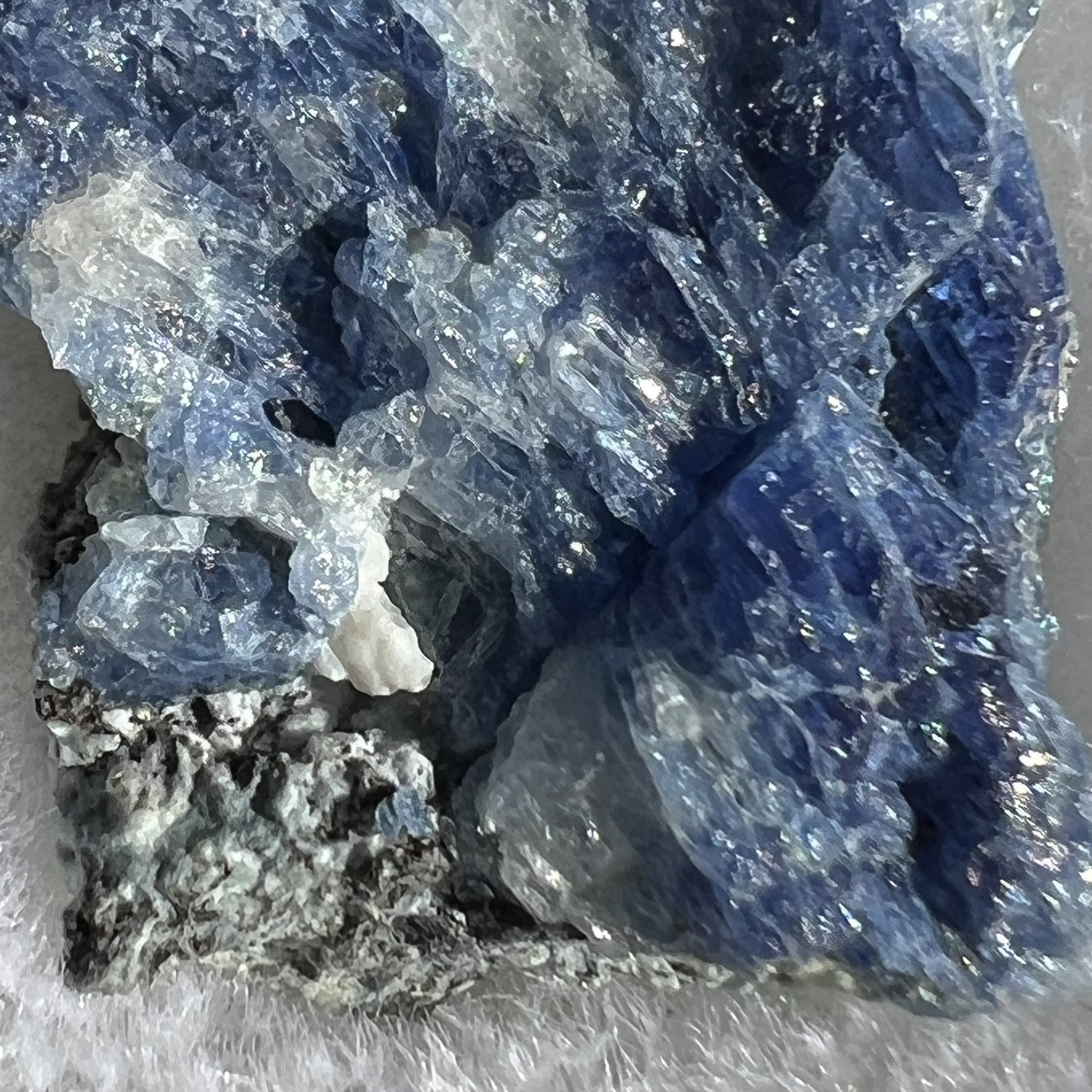 Benitoite, Neptunite, Natrolite, & Crossite-Moldavite Life