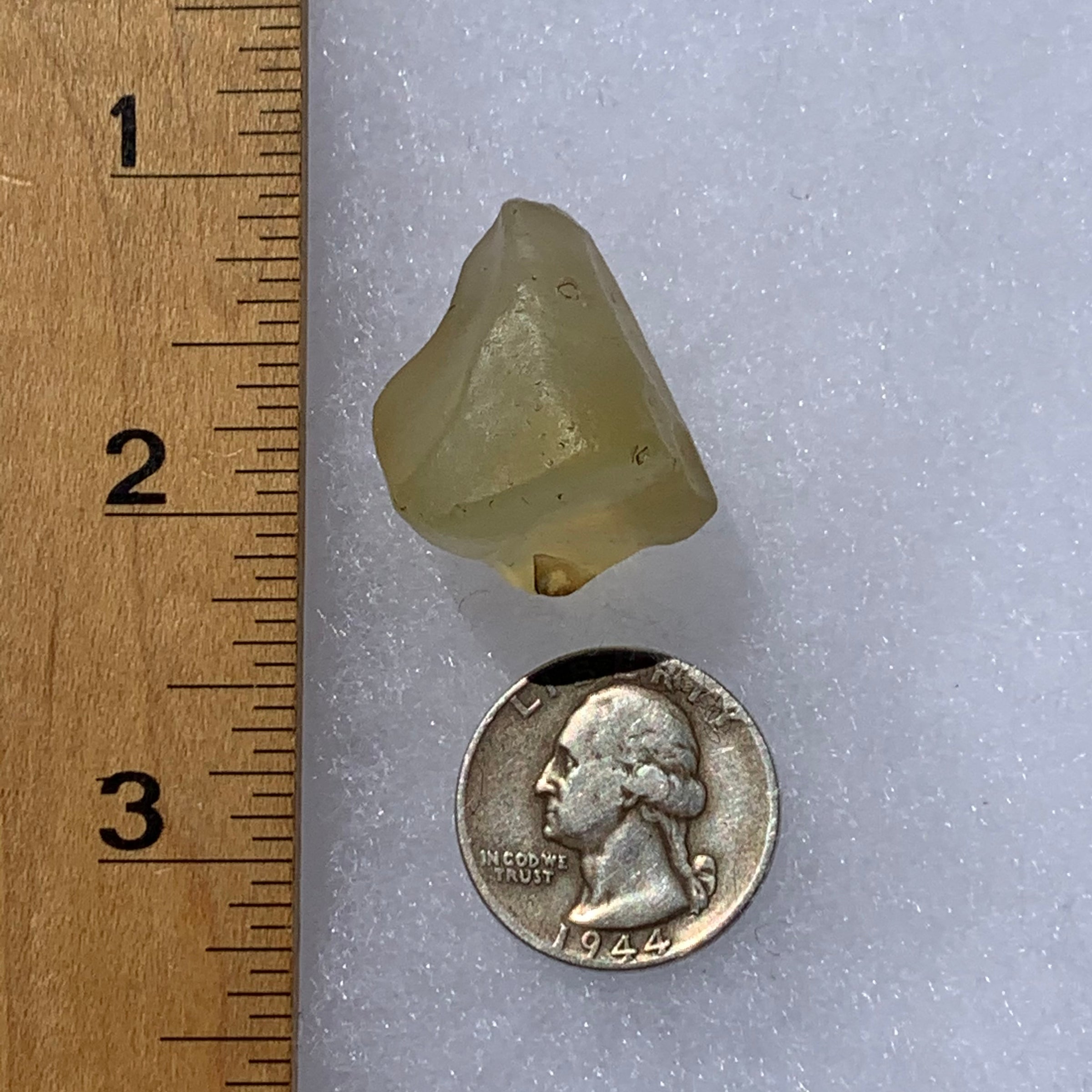 Libyan Desert Glass 13.5 grams-Moldavite Life