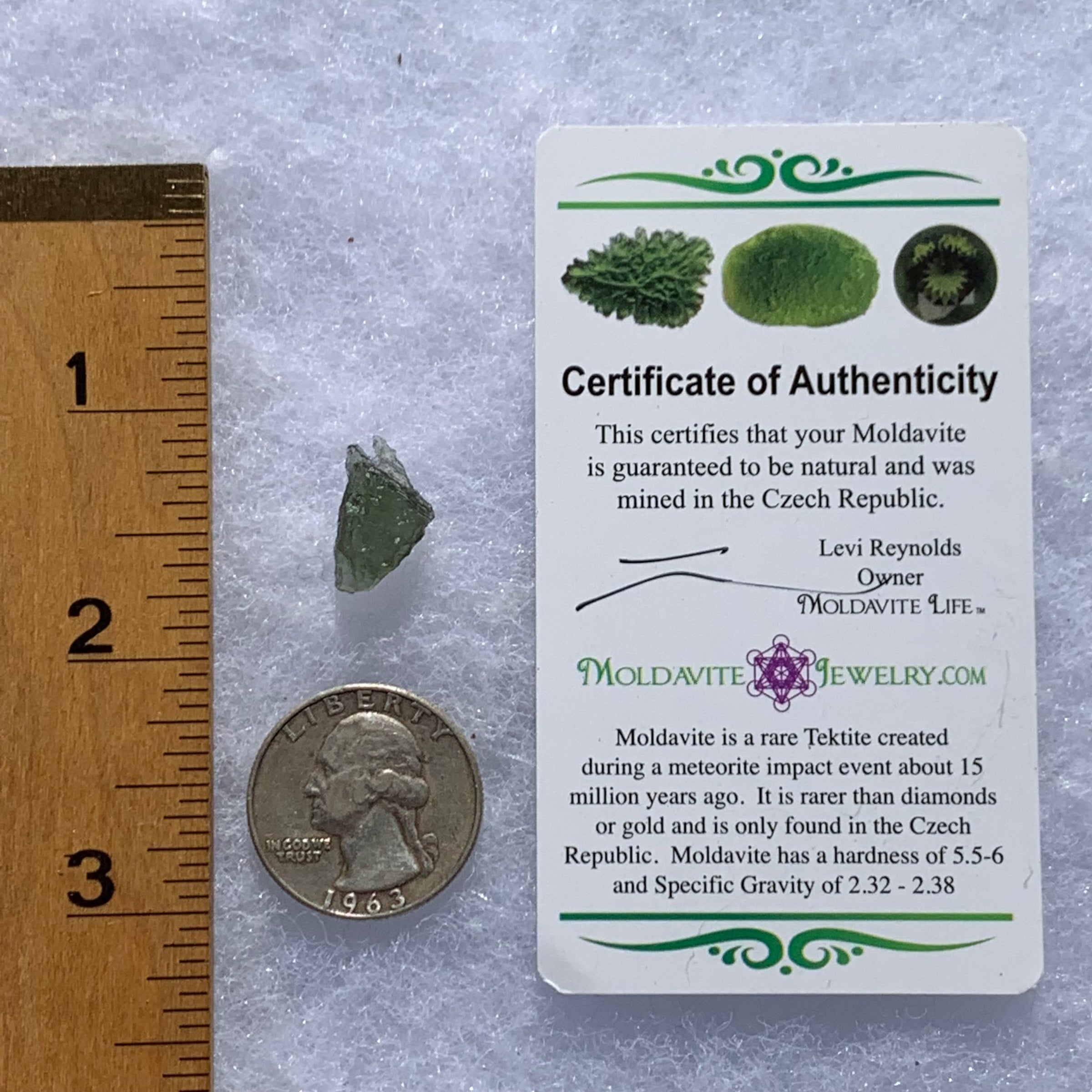 Moldavite 0.86 grams M1359-Moldavite Life