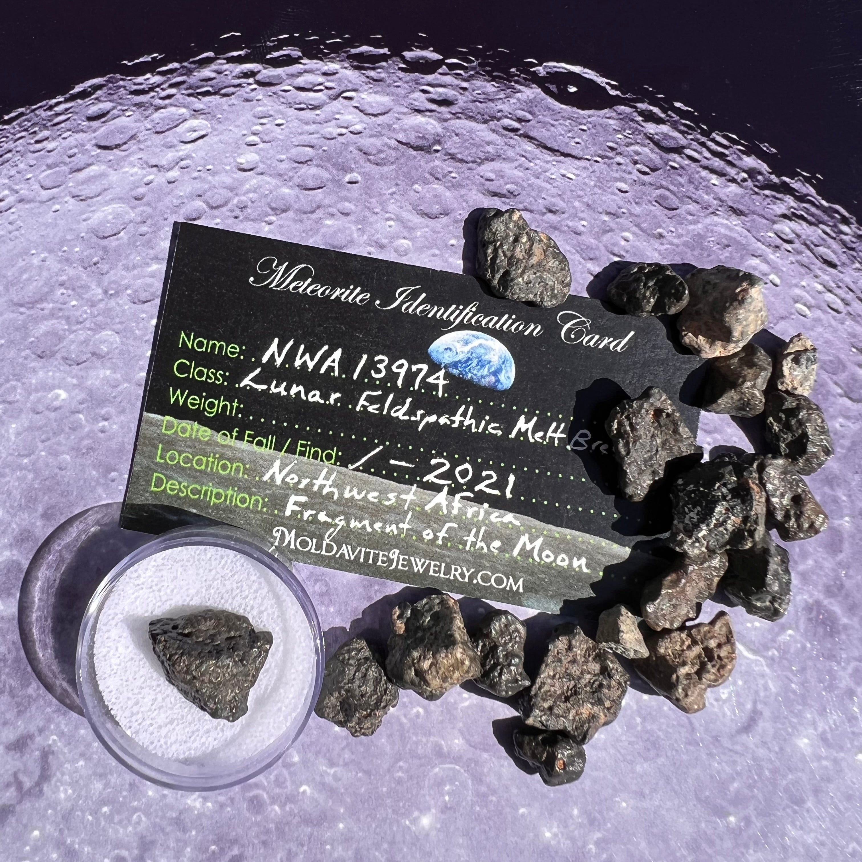 Lunar Meteorite feldspathic melt breccia Lunite | moldavitejewelry.com
