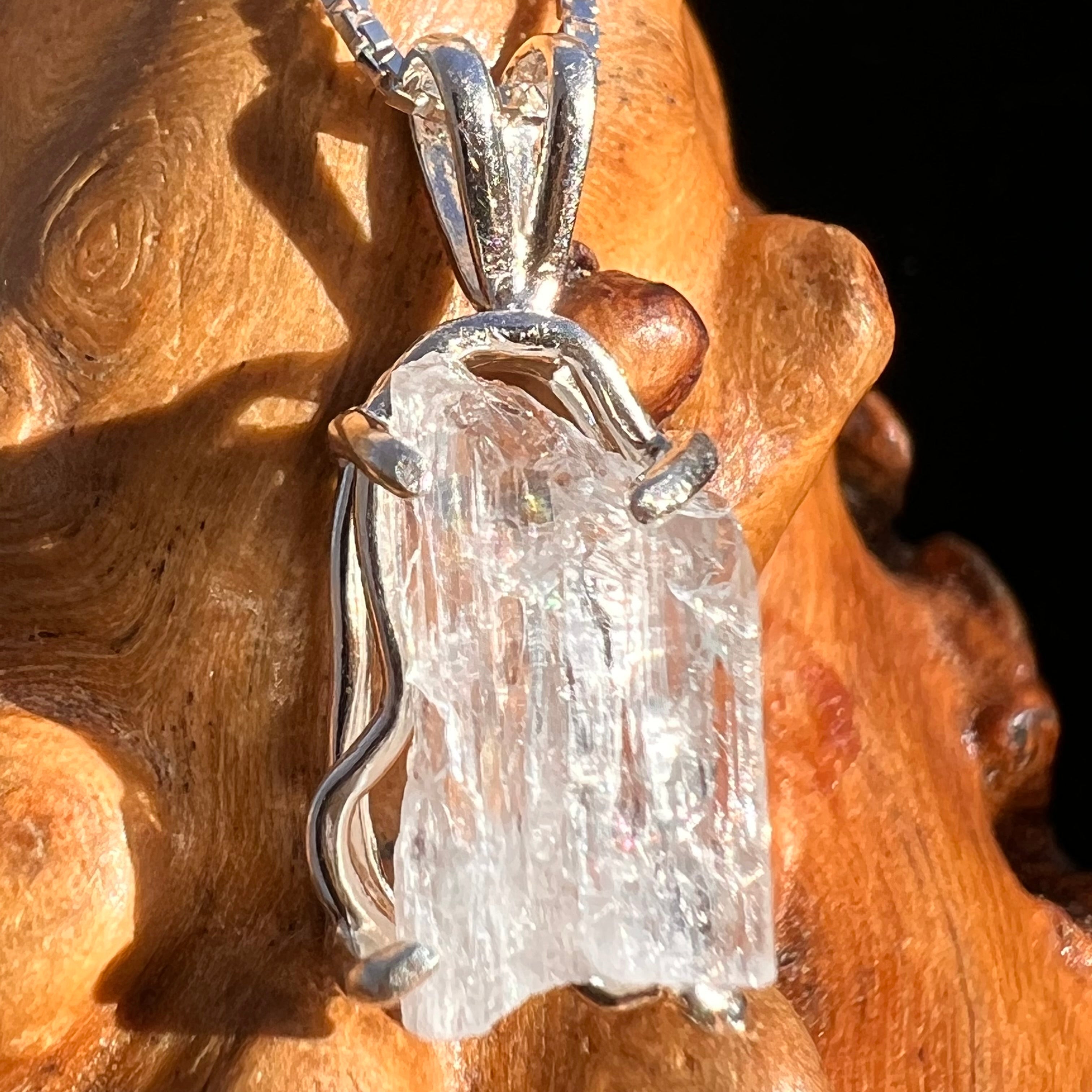 Petalite pendant store