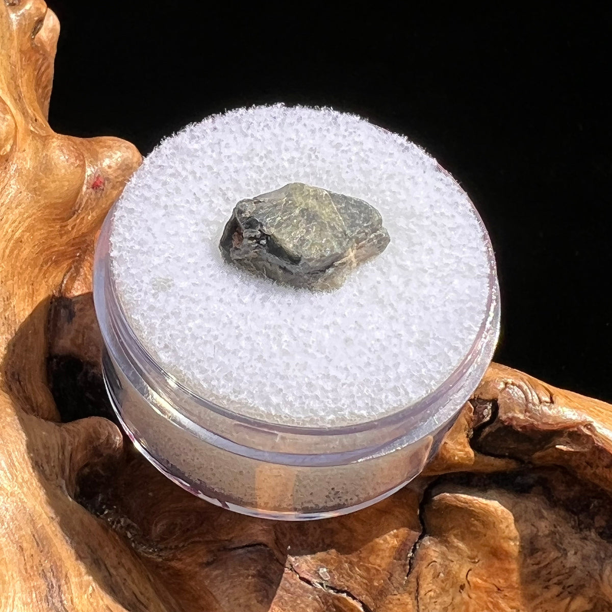 Tatahouine Meteorite 0.9 grams #60-Moldavite Life
